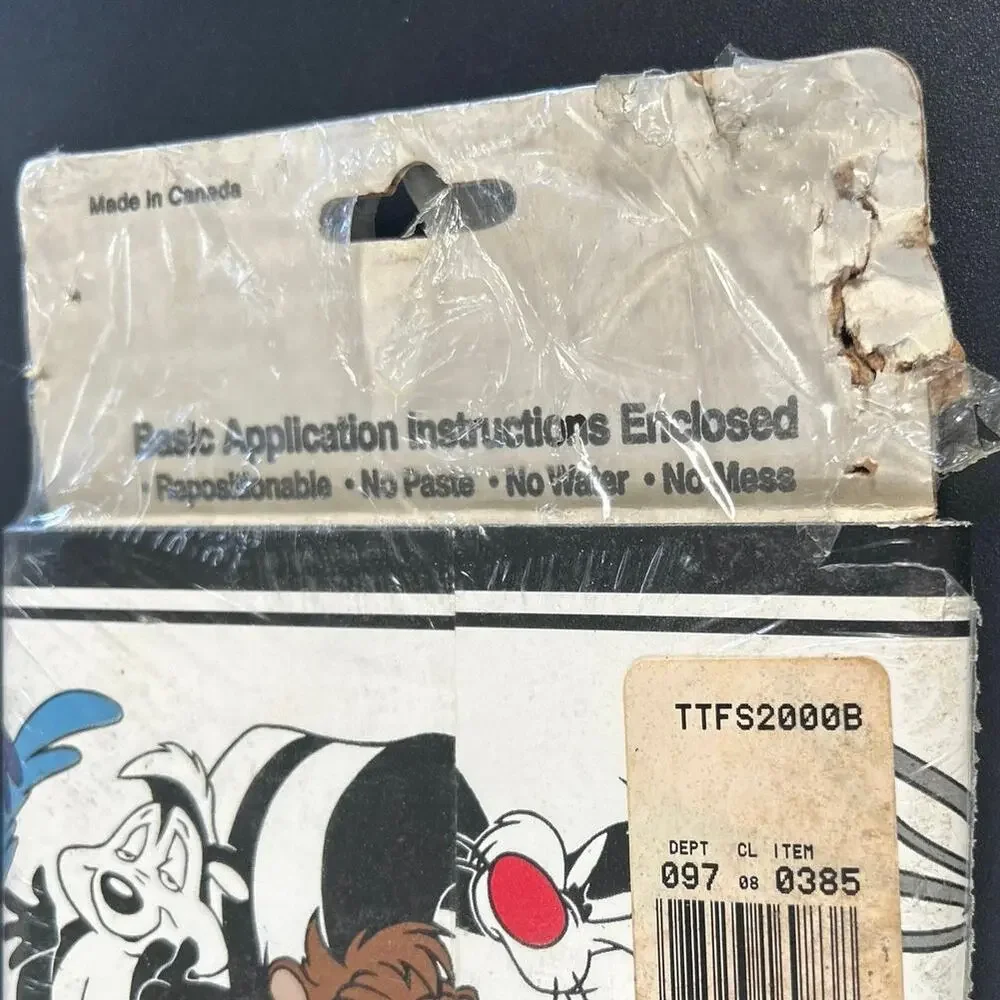 Unopened 1995 Looney Tunes Self Adhesive Border